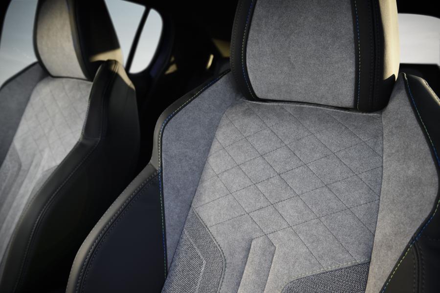 Детали интерьера Peugeot 208 GT-Line 2019 года  (WW) (фото 21 из 56)
